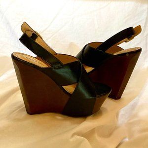 Size 6.5 Bamboo "DAFF-04" Black Stacked Wedge Open Toe Sandal. WACKY HEEL!